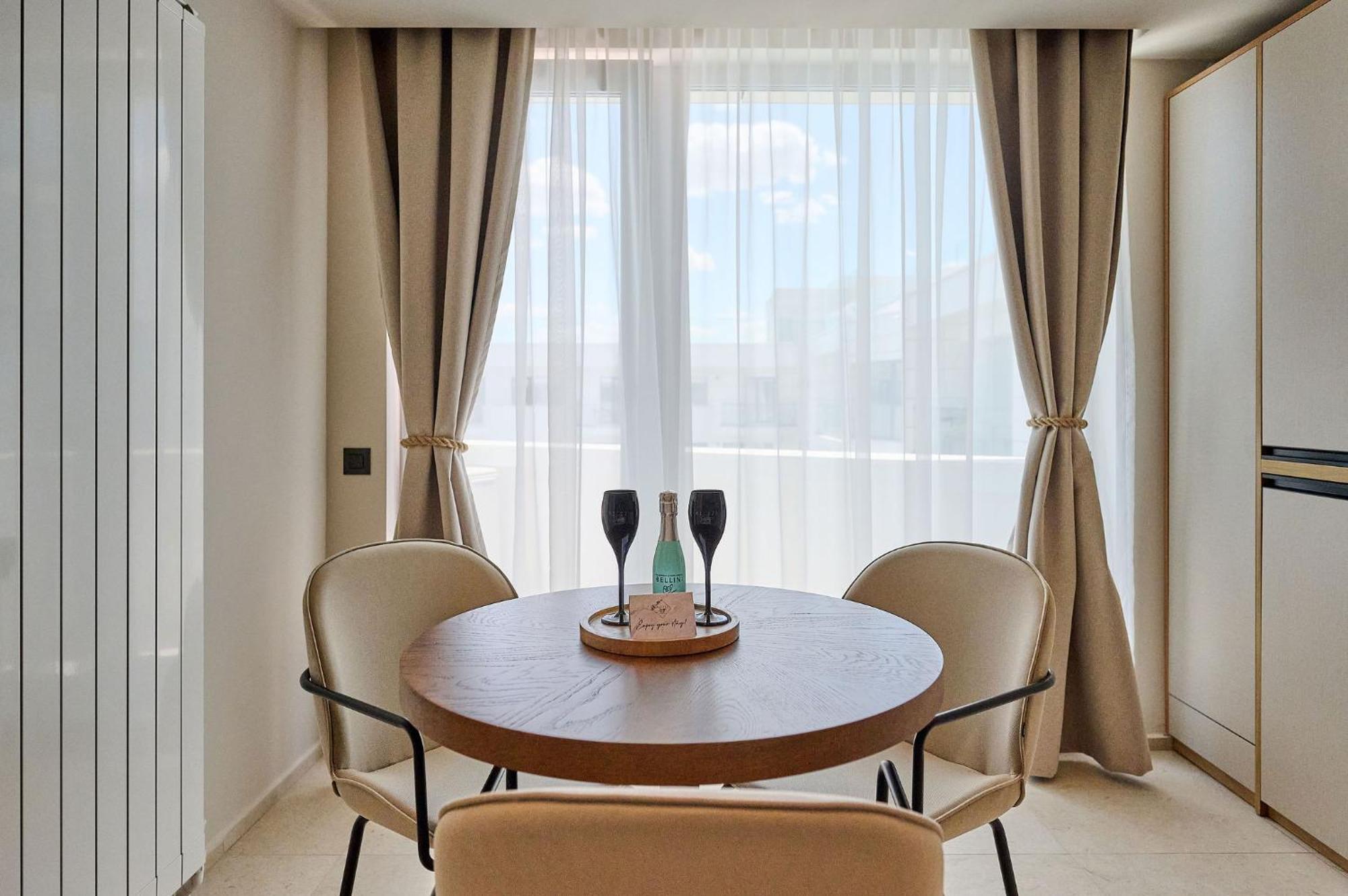 Alezzi Infinity Aparthotel & Spa Navodari Dış mekan fotoğraf